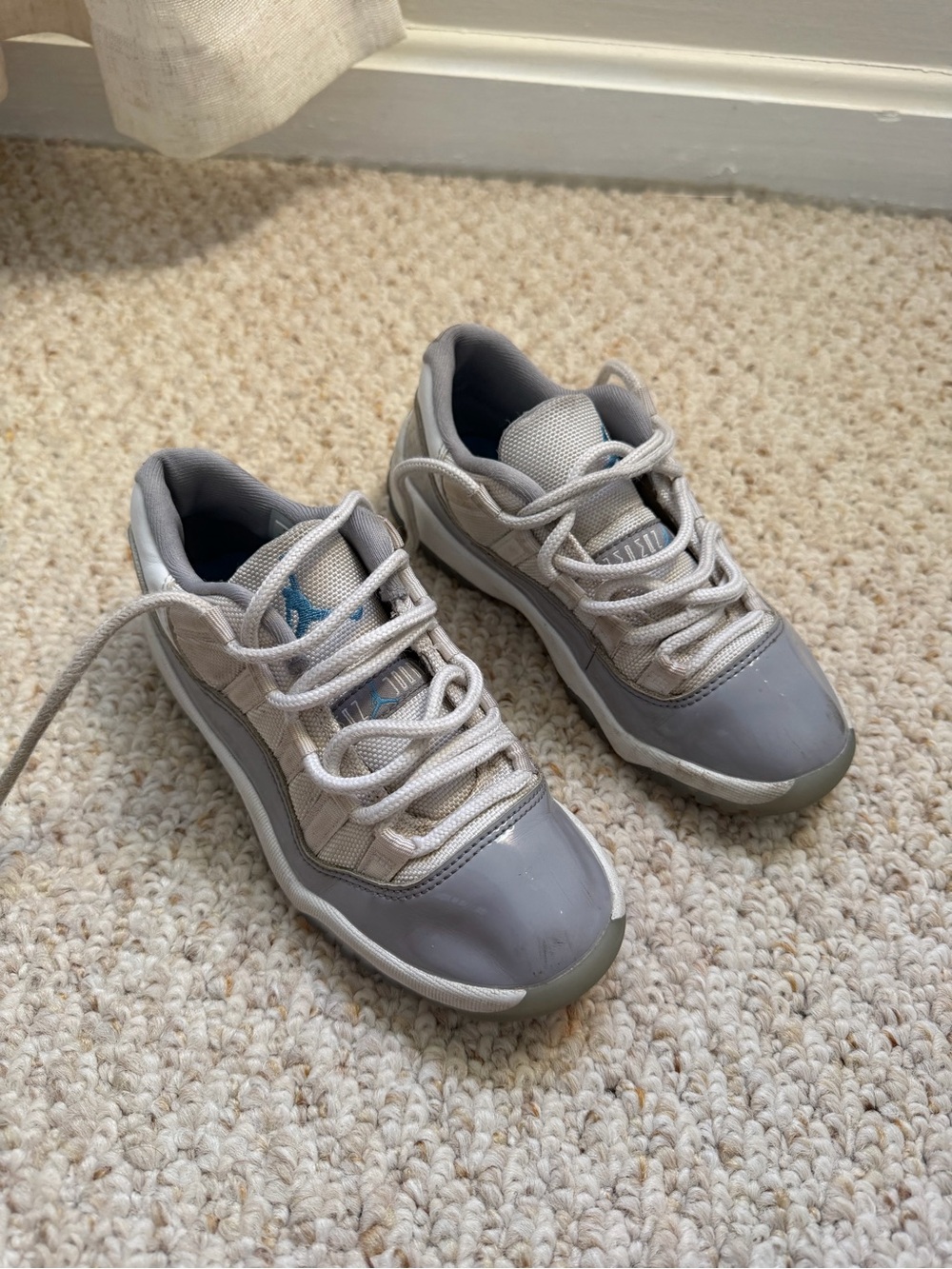 Jordan Kids Gray and Light Blue Low-Top Sneakers